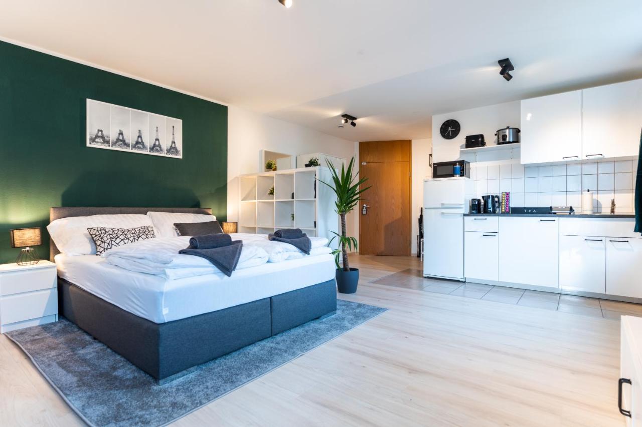 בובלינגן Mercedes I Stuttgart I Kitchen I Home Office I Parkplatz מראה חיצוני תמונה